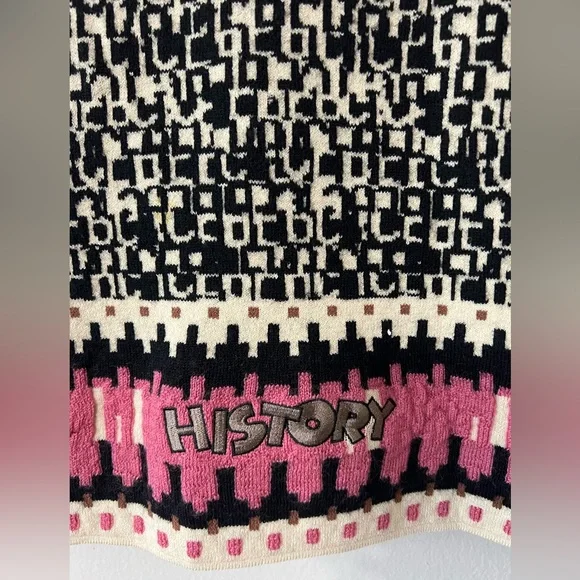 Vintage Iceberg Italy Graphic Knit Scarf Black Pink “History” 12x72 EUC - Picture 3 of 7